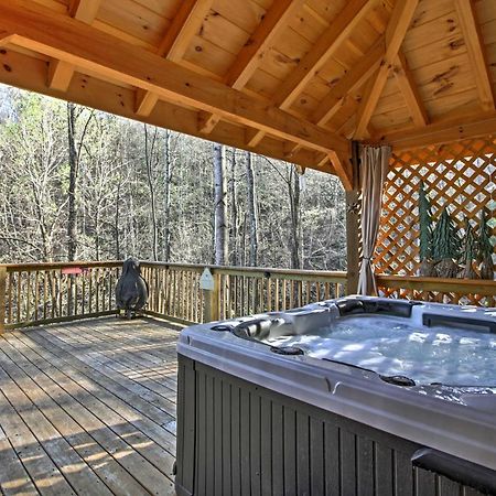 Tree Top Dream Cabin With Hot Tub In Gatlinburg! Exterior photo