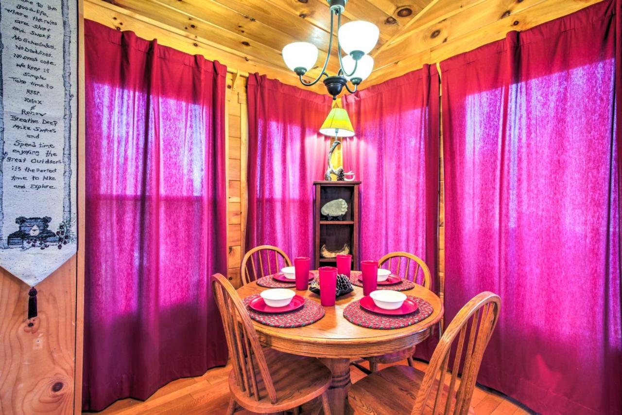 Tree Top Dream Cabin With Hot Tub In Gatlinburg! Exterior photo