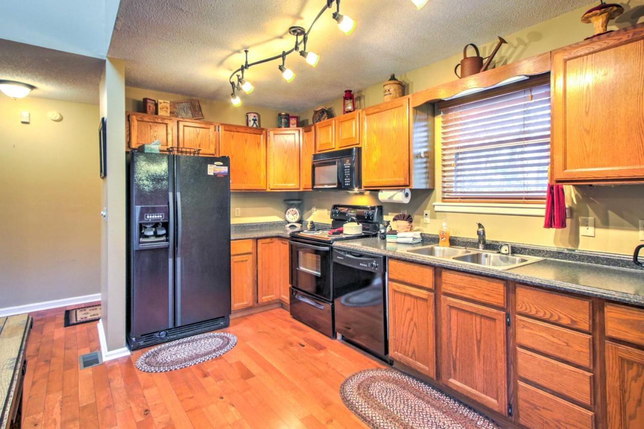 Tree Top Dream Cabin With Hot Tub In Gatlinburg! Exterior photo