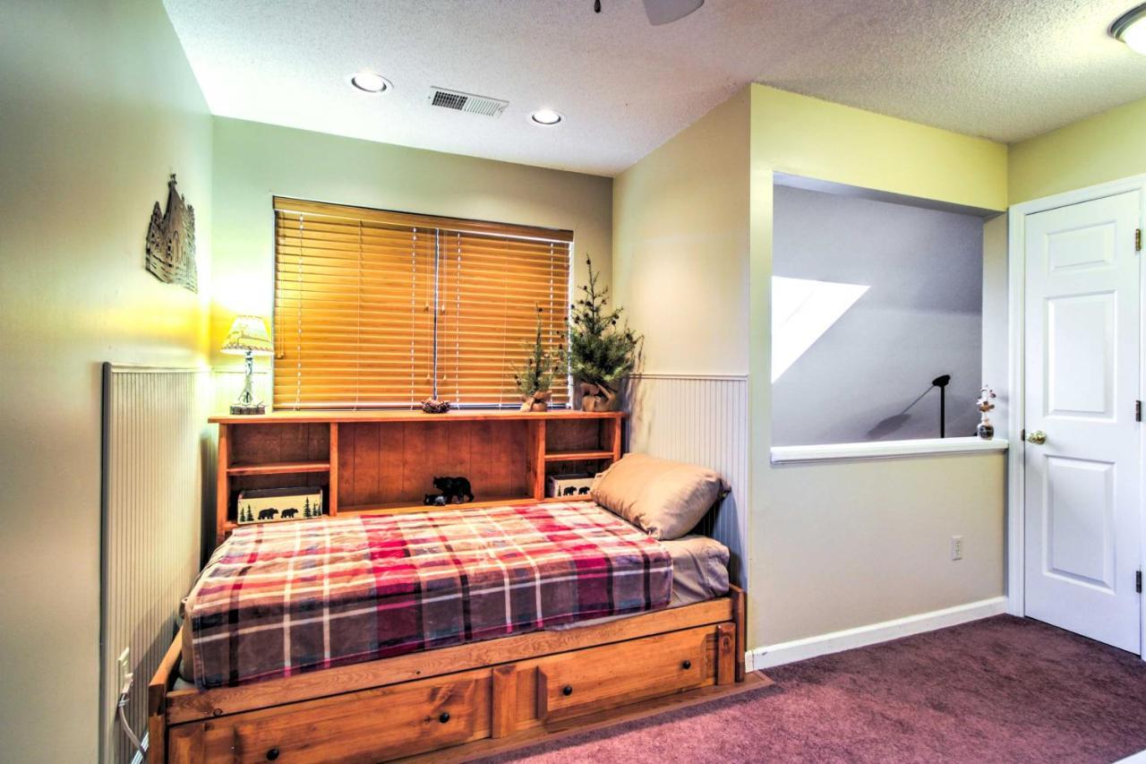Tree Top Dream Cabin With Hot Tub In Gatlinburg! Exterior photo