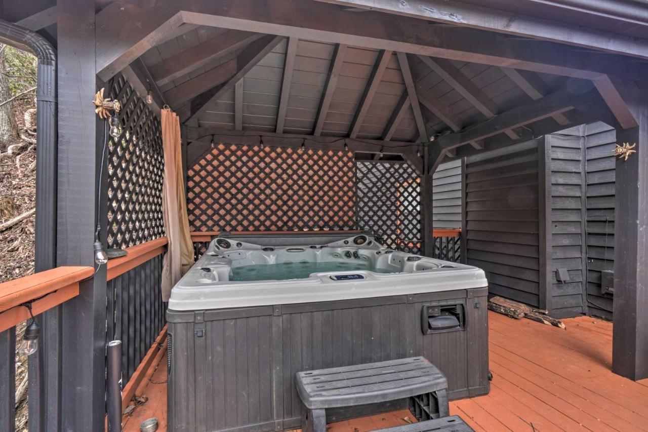 Tree Top Dream Cabin With Hot Tub In Gatlinburg! Exterior photo